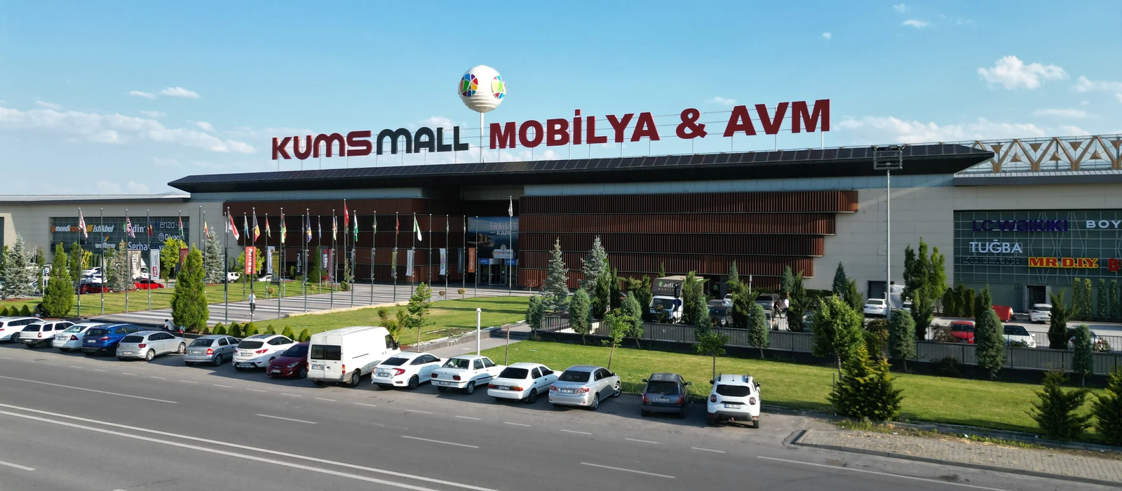 Avrupa'nın en büyük mobilya merkezinde